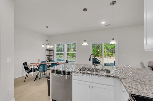 Building Photo - 1110 Silverbend Trl