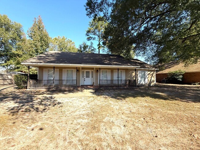 Primary Photo - ** 4 Bed 2 bath located in Johnstown ** Ca...