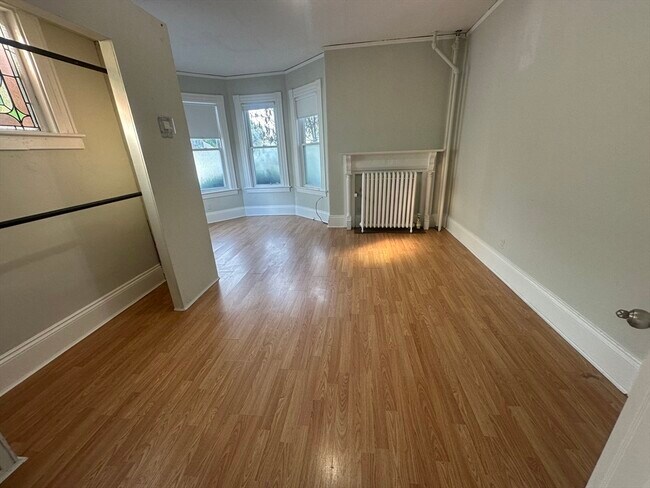 Primary Photo - 42 Gordon St