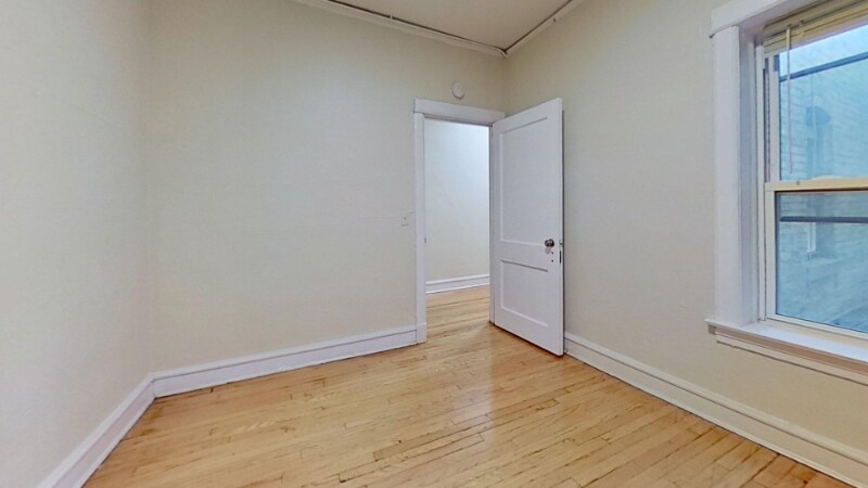 Building Photo - 2537 N Farwell Ave