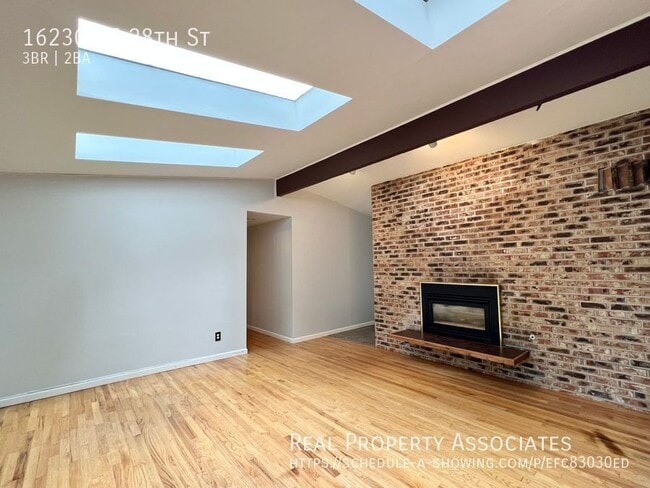 Building Photo - 16230 NE 28th St