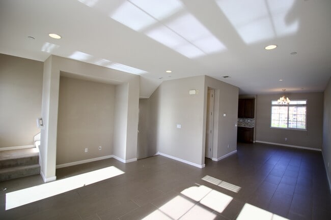 Building Photo - 656 Sea Anchor Dr