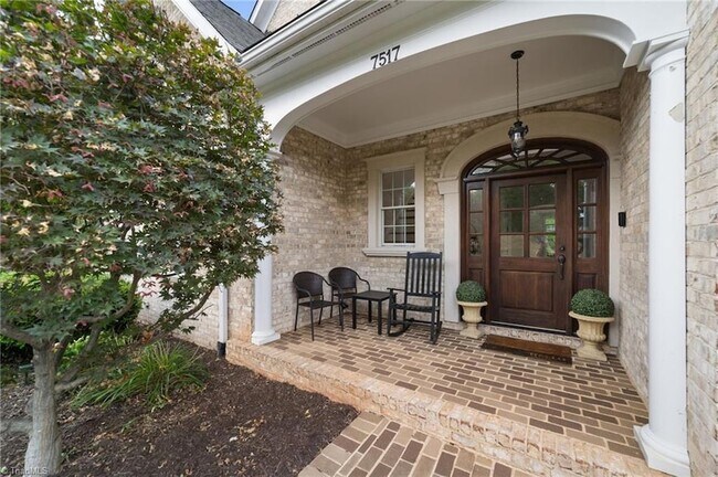 Building Photo - 7517 Henson Forest Dr