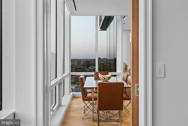 Building Photo - 300 International Drive