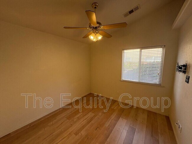 Building Photo - 3524 S Lincoln Ct