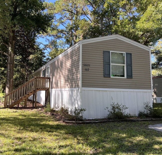 Primary Photo - 5601 NE 28 Ave
