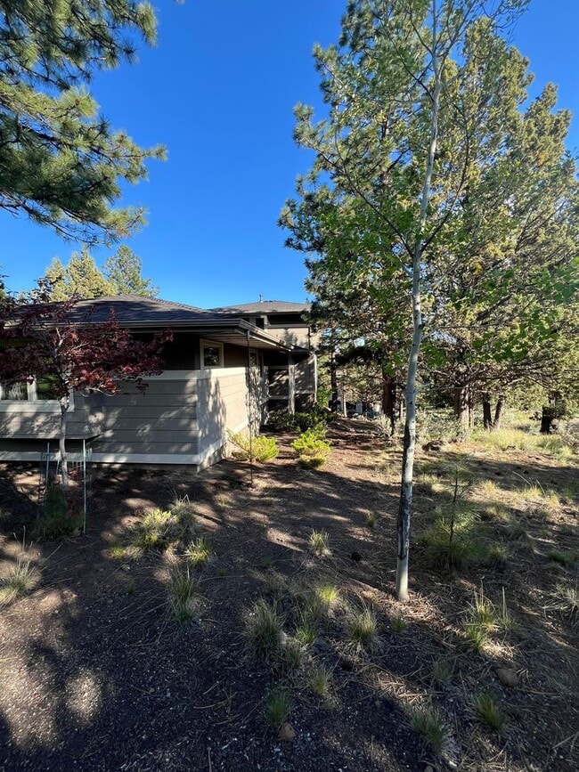 Building Photo - A Rare Offering in Bend’s Most Desirable A...
