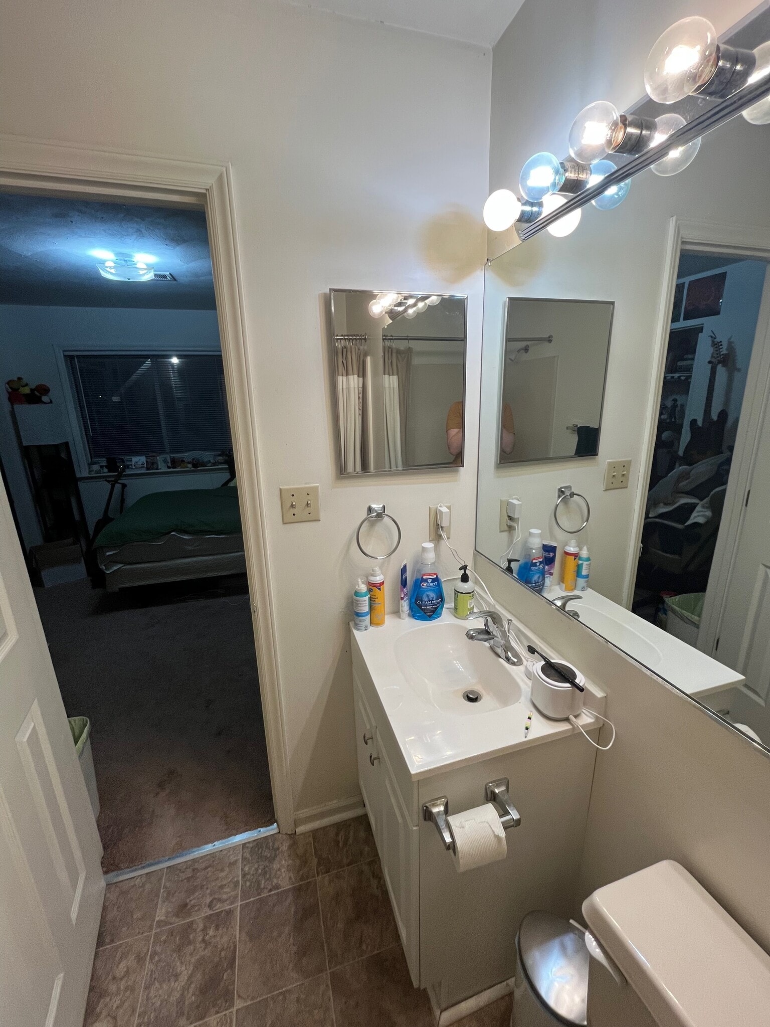 private bath - sink - 403 Berryfield Ln