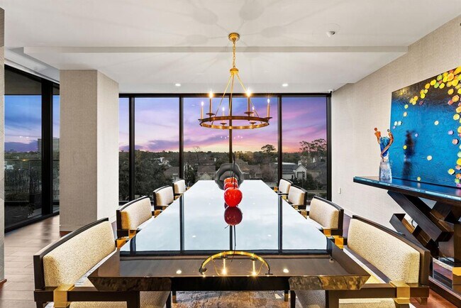 Building Photo - 3433 Westheimer Rd