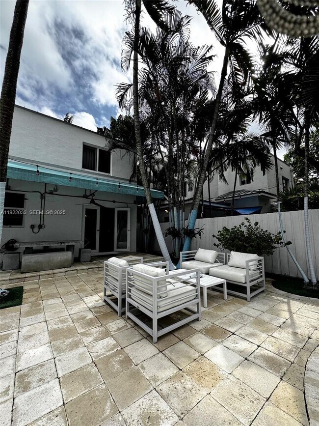 Building Photo - 3470 Sheridan Ave