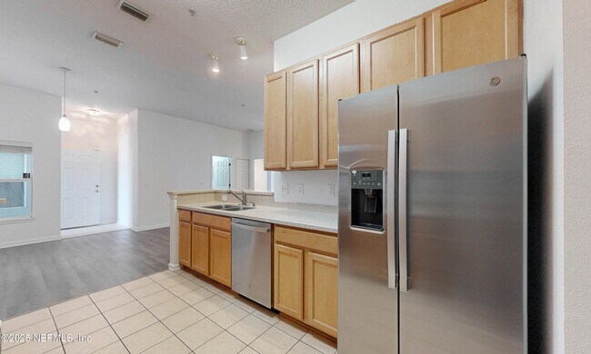 Building Photo - 7060 Deer Lodge Cir