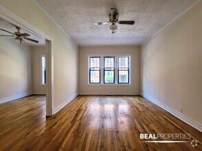 Building Photo - 1 bedroom in CHICAGO IL 60657