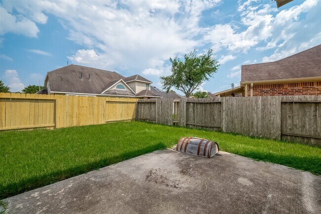 Building Photo - 16010 Juniper Shores Dr