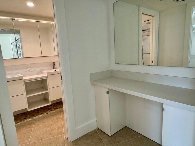 Building Photo - 3095 N Course Dr