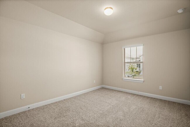 Building Photo - 709 Pinnacle View Dr