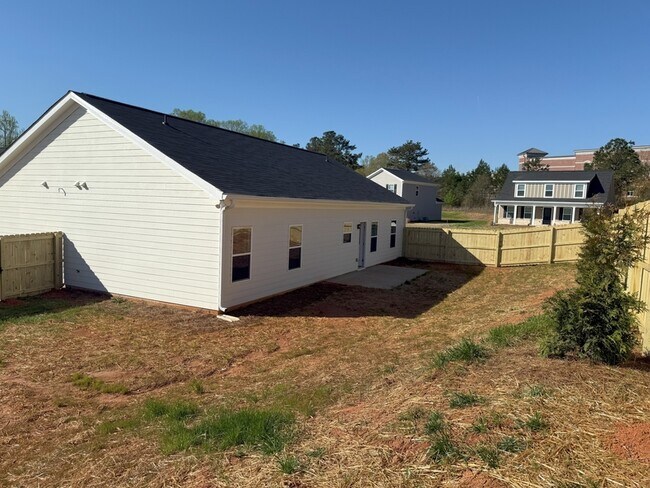 Building Photo - 261 Charlotte Cir