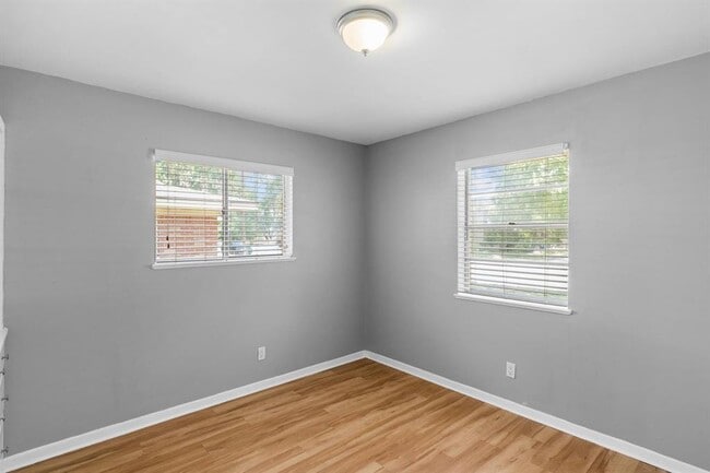 Building Photo - 2205 Lanier Dr