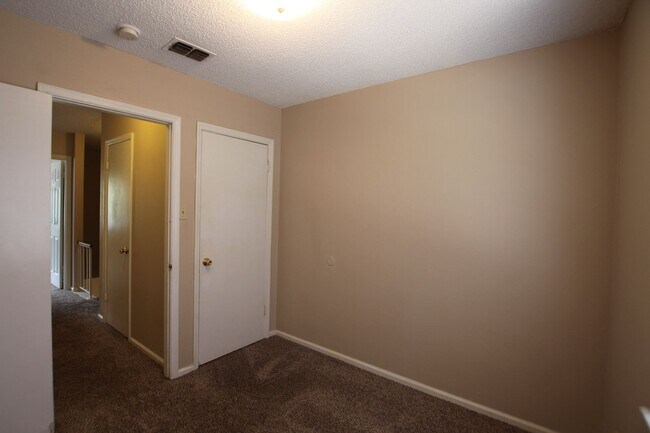 Building Photo - Delmar Dr.  2518/2520