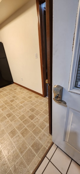 Building Photo - 1390 Daleview Dr