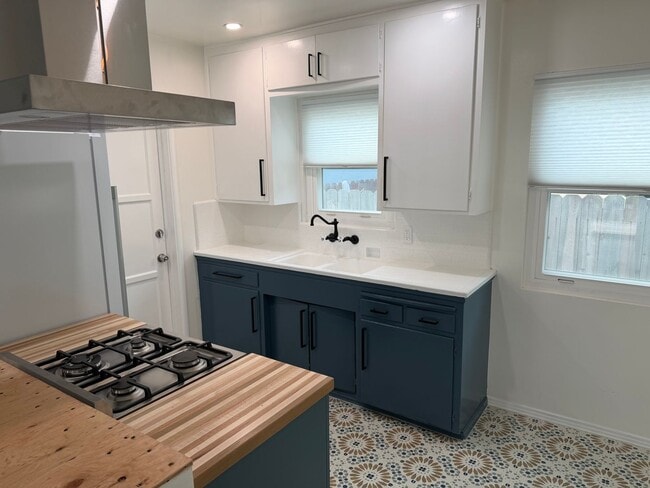 Building Photo - 4566 Muir Ave