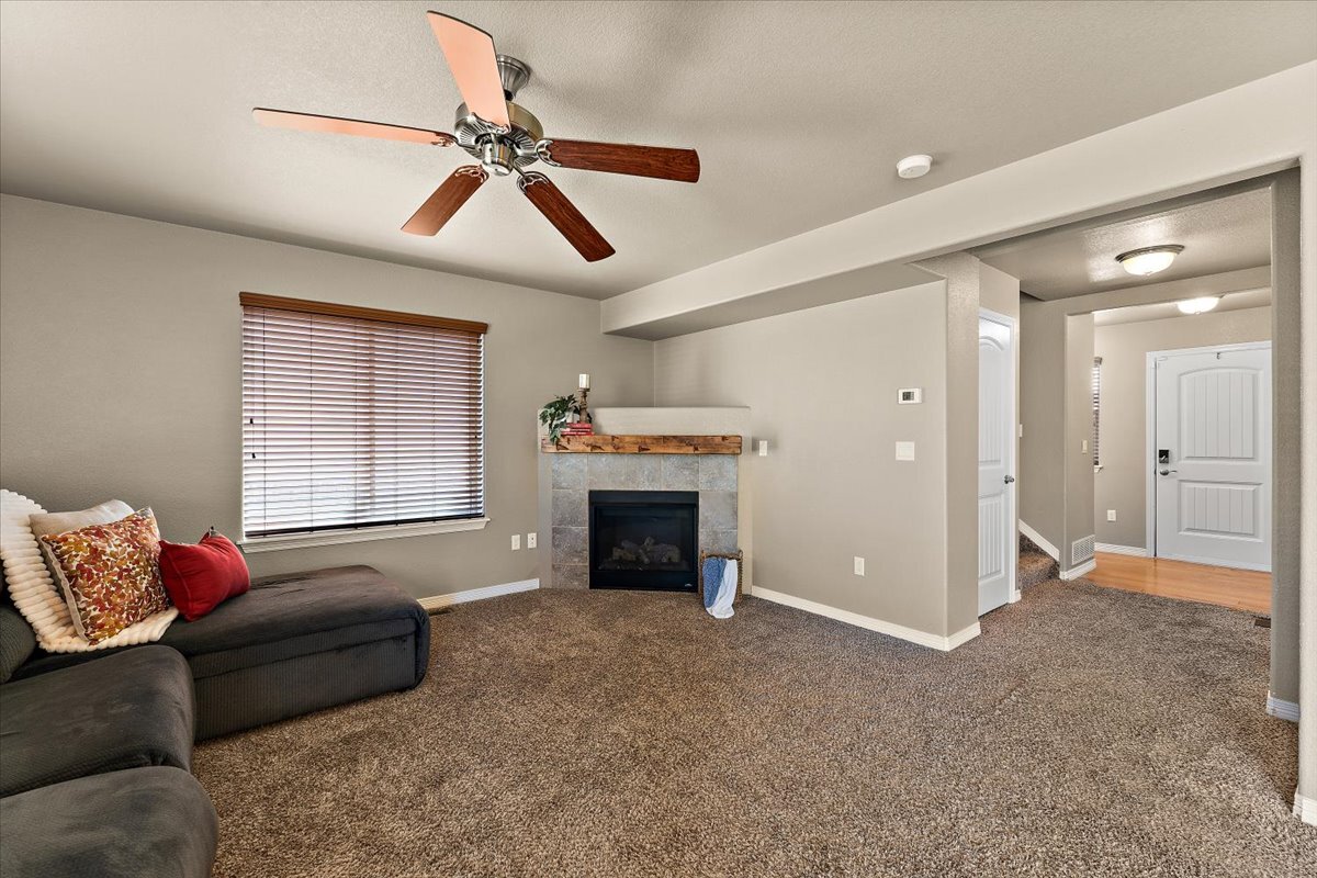 Building Photo - 6137 Popper Dr