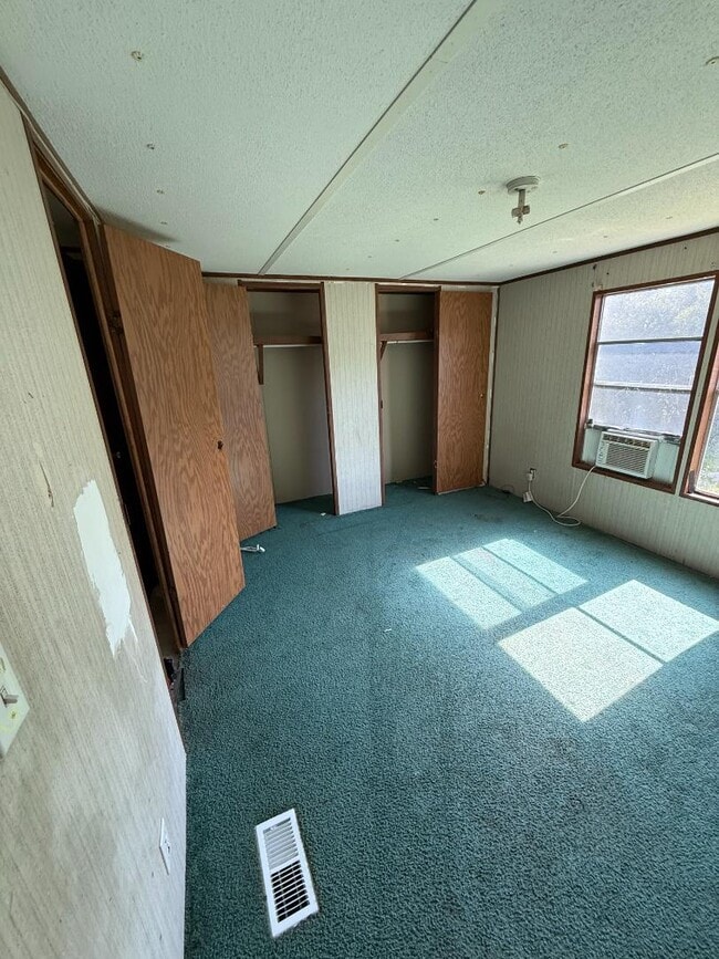 Building Photo - 43489 Claxton Cir