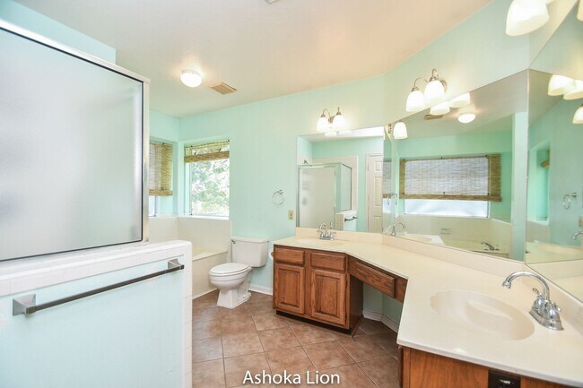 Building Photo - Gorgeously designed home with 4 bedrooms and 2.5 baths. A must see!