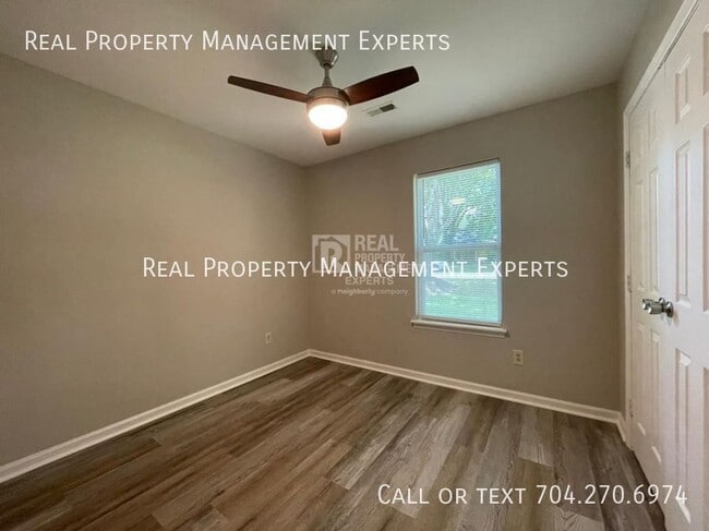 Building Photo - 3220 Braewick Pl