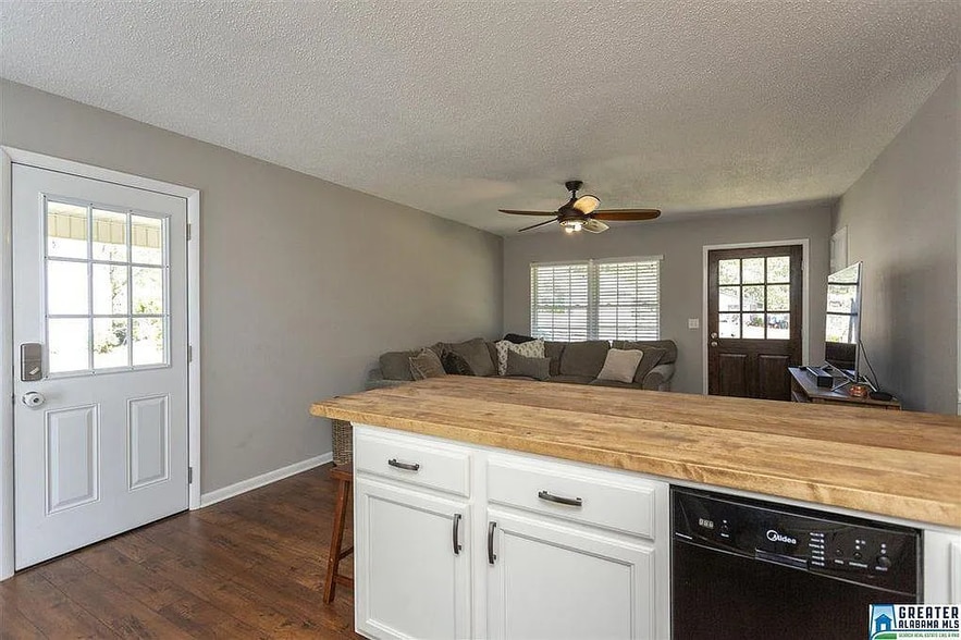 Building Photo - 707 Truss Ferry Rd