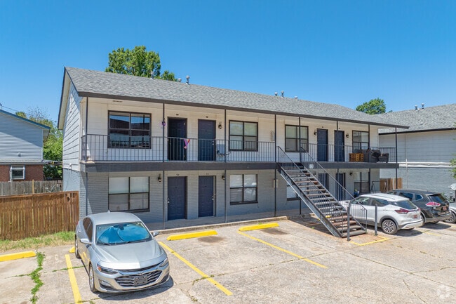Building Photo - 3509 N Nesbitt Ave