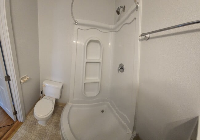 Building Photo - 4 bed 3 baths!  House ideally located close to campus, shopping, Bishop Peak