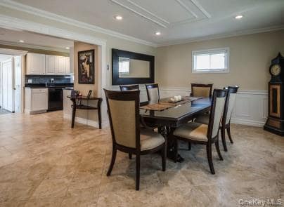 Building Photo - 2 Fairfield Rd