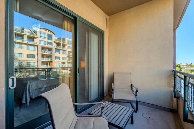 Building Photo - 16 W Encanto Blvd