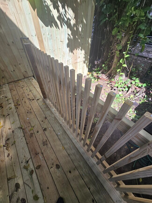 Building Photo - 1901 NW S River Dr