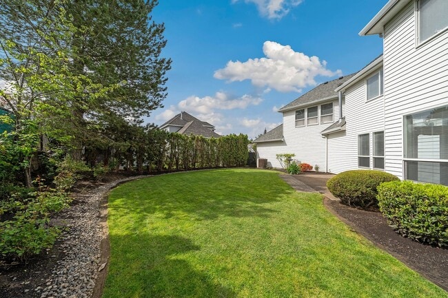 Building Photo - 2284 NW Wheatfield Way