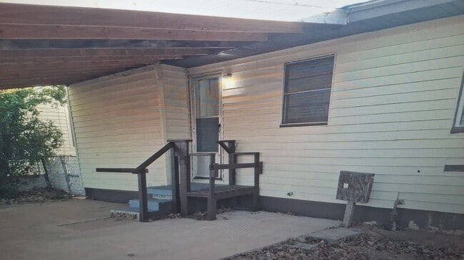 Building Photo - 2312 NW 35th St