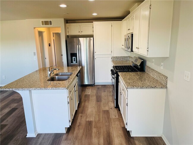 Building Photo - 5040 Codorniz Way