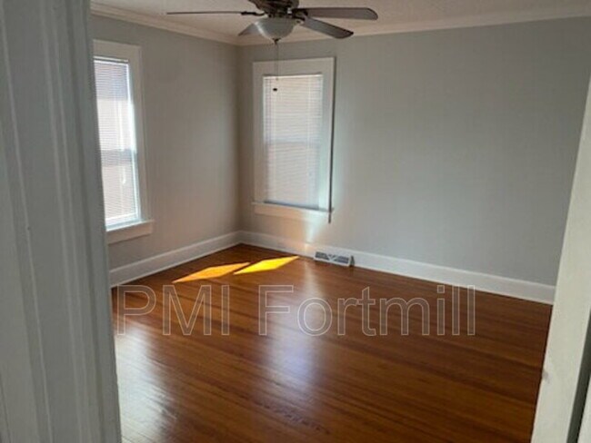 Building Photo - 465 Arch Dr