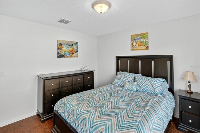 Building Photo - 2133 Geneva Dr