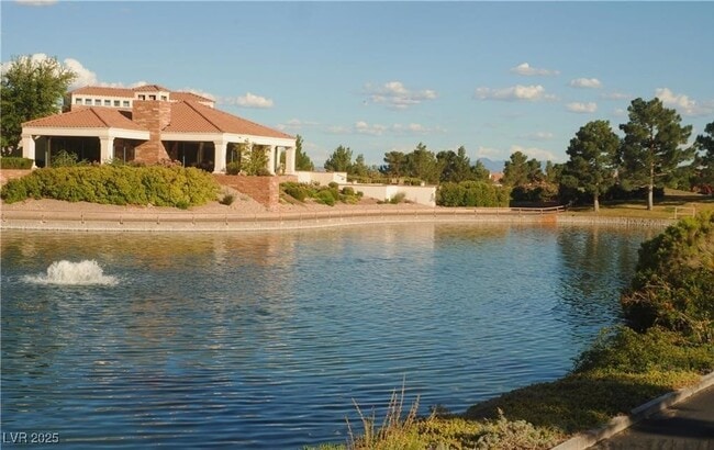Building Photo - 2636 Highvale Dr