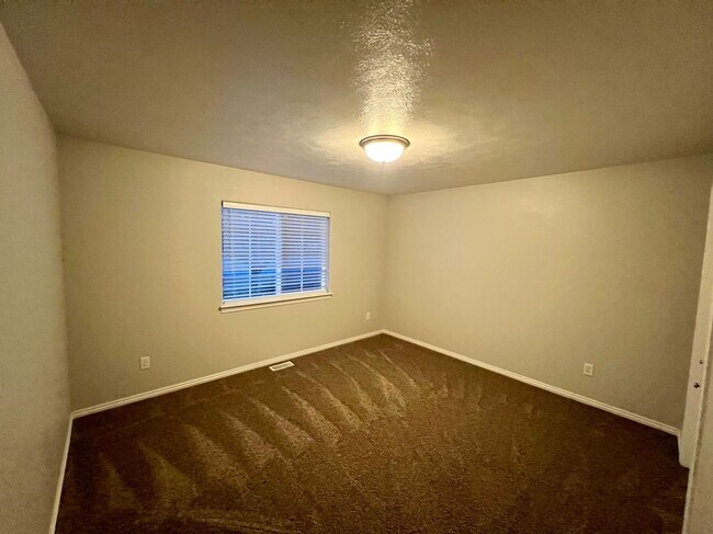 Building Photo - 4208 Willow Canyon Dr