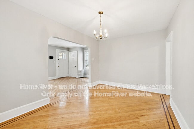 Building Photo - 11 Cedar St