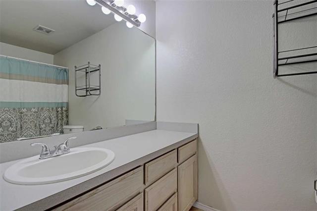 Building Photo - 1103 Lynnwood Dr