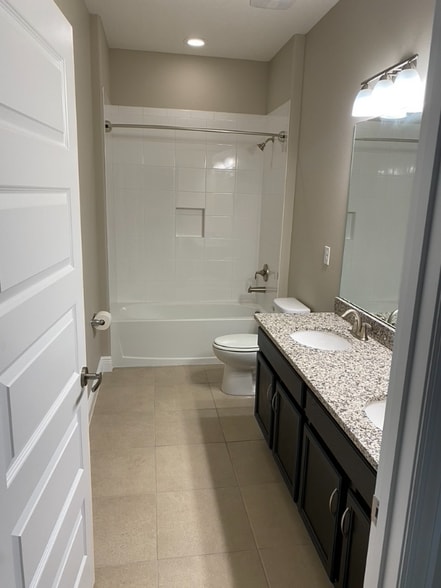 Building Photo - 9537 Waterway Passage Dr