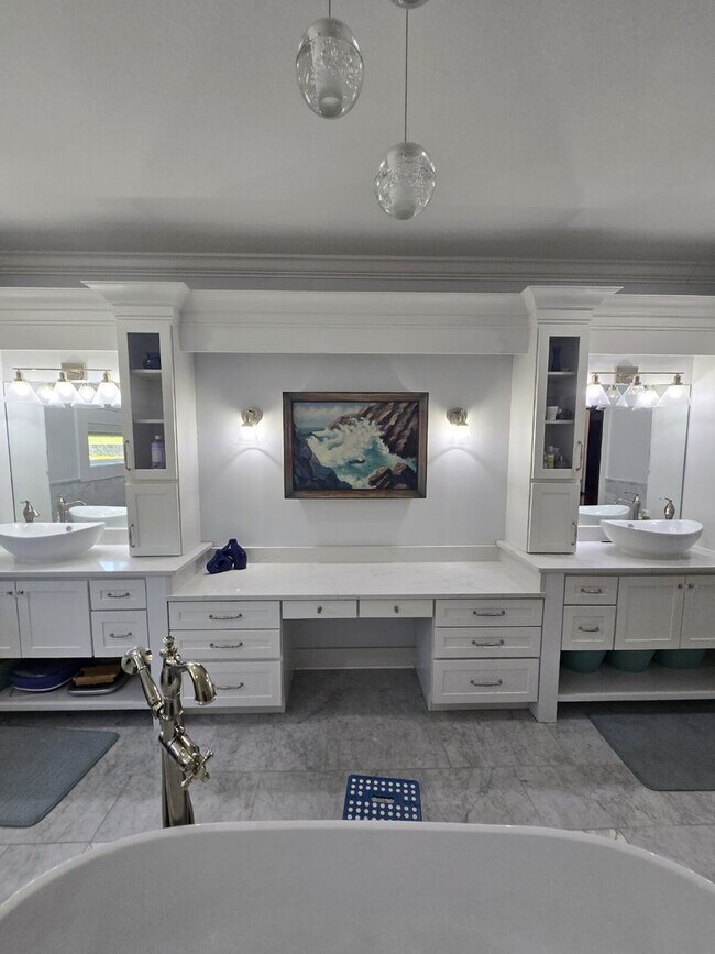 Building Photo - Amazing House In Windstone Available For P...
