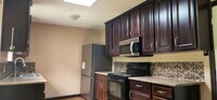 Building Photo - 5421 Parkview Dr