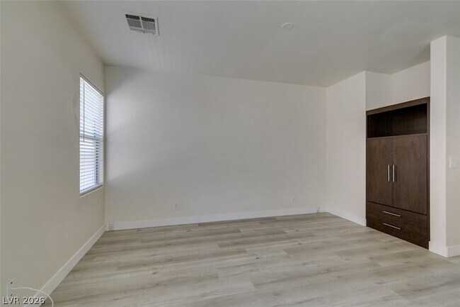 Building Photo - 5938 Sakhalin Ave