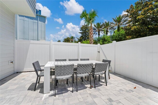 Building Photo - 7740 Sandy Ridge Dr