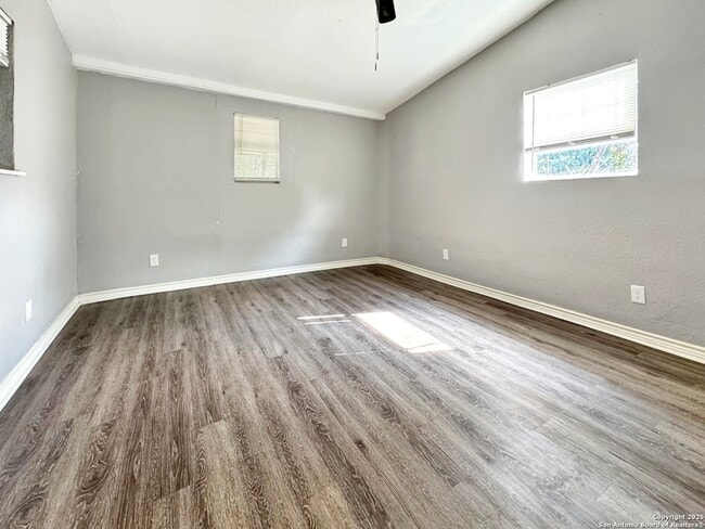 Building Photo - 1611 La Manda Blvd