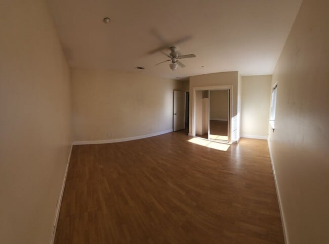 Building Photo - Super close to Poly- Approx. 1000 feet fro...